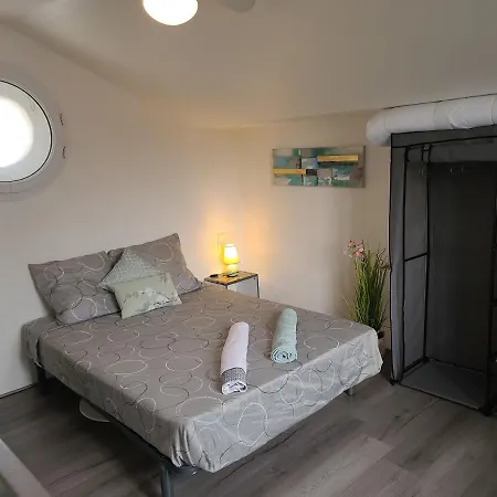 شقة Duplexe De 1 A 4 Privees Dans Maison
